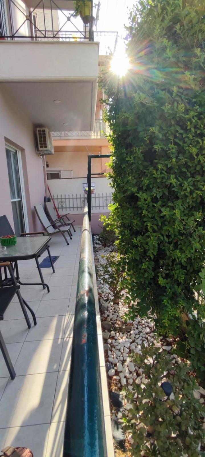 J & M Kalamata